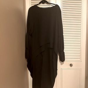 Black hi/lo top NEVER WORN size xxl